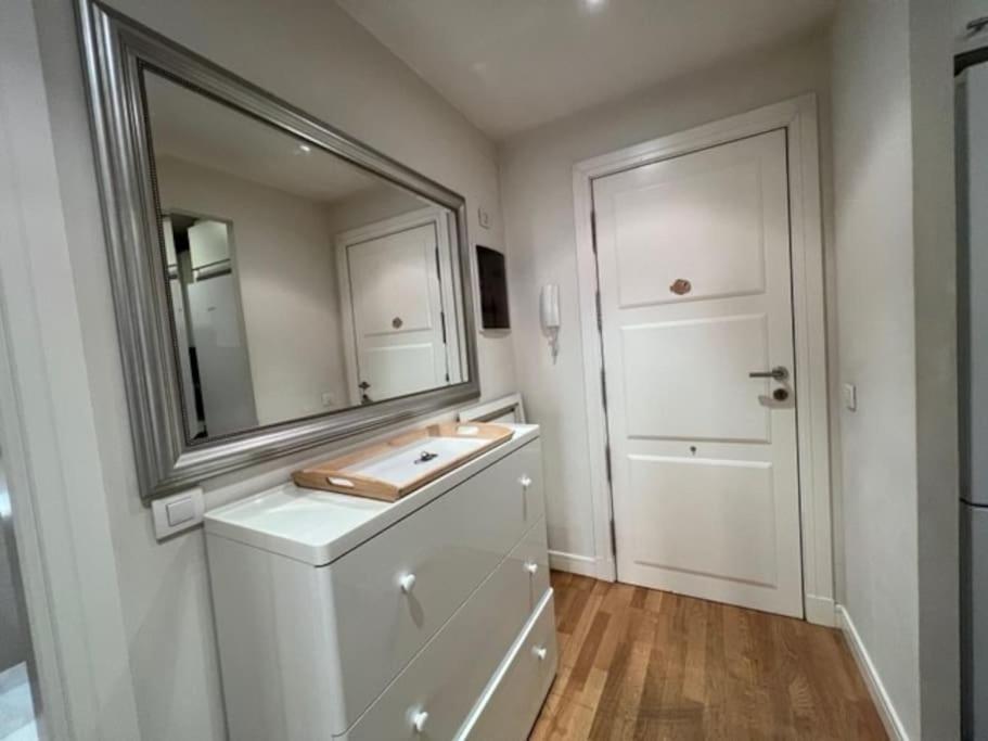 Apartamento Precioso Apartamento En Chueca, En Madrid. *
